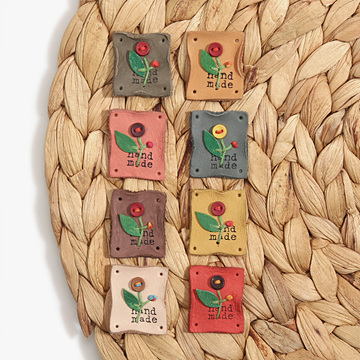 [장식부자재] 버튼꽃 자수 워싱 천연 가죽라벨 8색 1세트 (개)