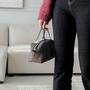 [바이핸즈] 퀼트패키지 가방 - 주근깨소녀 보스턴백 (개)