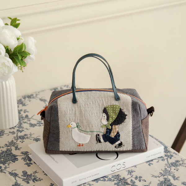 [바이핸즈] 퀼트패키지 가방 - 주근깨소녀 보스턴백