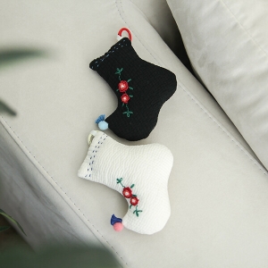 [바이핸즈] 퀼트패키지 소품 - 깔롱 버선 키링 (2개 세트) (개)