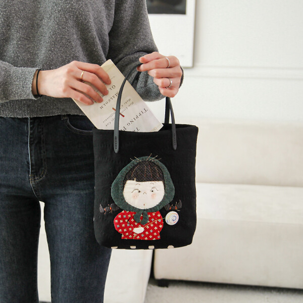 [바이핸즈] 퀼트패키지 가방 - 딸기소녀 토트백